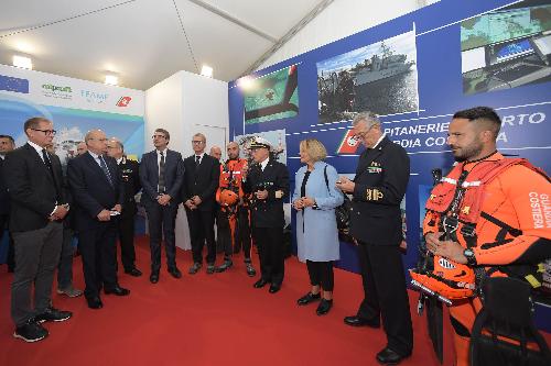 L'assessore regionale alle Autonomie locali e Sicurezza Pierpaolo Roberti all'inaugurazione dell'area espositiva della Guardia Costiera nel "Villaggio Barcolana" a Trieste.